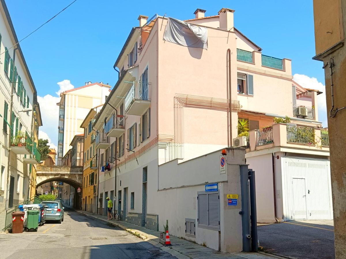 A Casa Di Pizz - Bilocale Con Parcheggio Privato Apartment ซาโวนา ภายนอก รูปภาพ